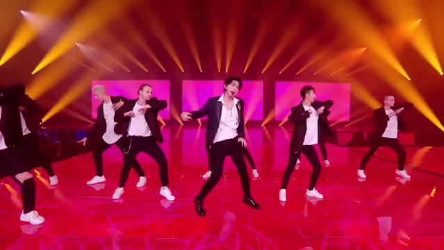 王俊凯跳beautiful图片,王俊凯beautiful图片 王俊凯《beautiful》舞台欣赏~ 小凯热舞让人过目难忘