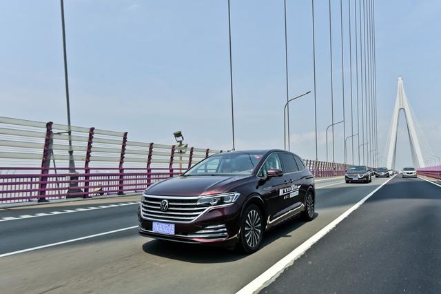 奢享随行，与上汽大众威然一起探寻上汽大众宁波工厂