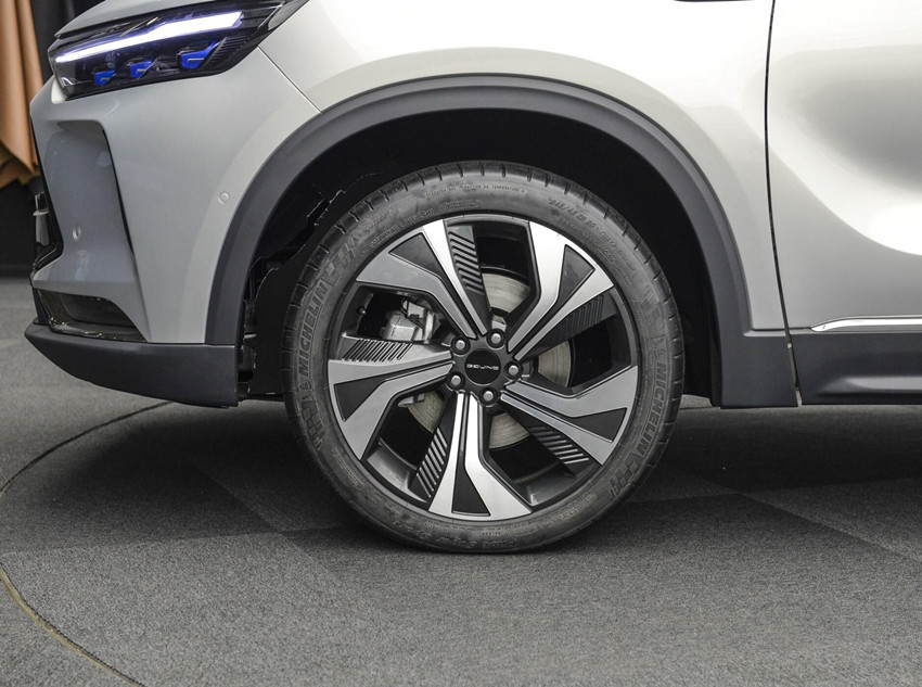 凯迪拉克设计师操刀，内饰媲美奔驰，配L2级辅助驾驶，10.49万起