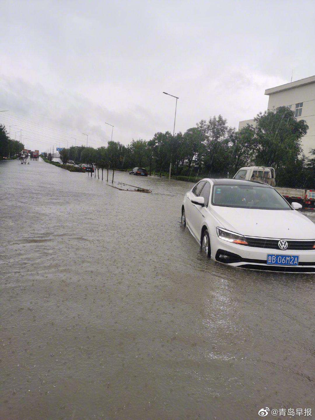 湖南宁远县暴雨致街面积水，当地启动防汛Ⅳ级应急响应_程先生_米多_市民
