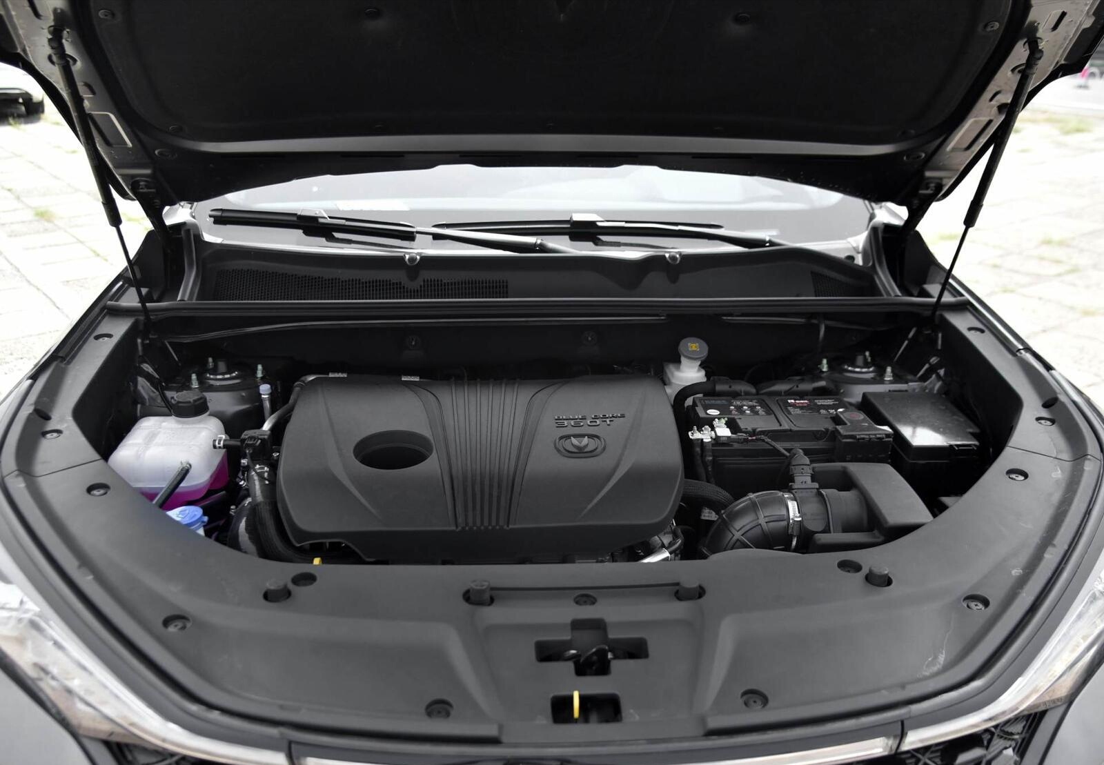 国产SUV加速王诞生，2.0T+四驱，预售10万，造型比本田CRV帅气