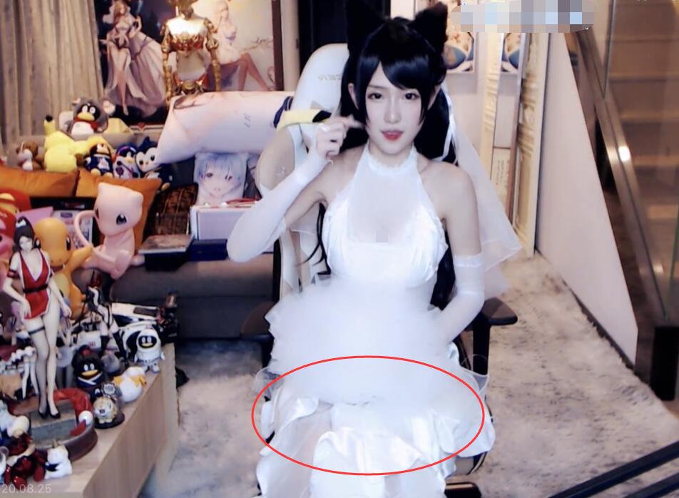 腐团儿cosplay,腐团儿大长腿 腐团儿婚纱cos战术后退,原以为很安全,摊开裙子后超管