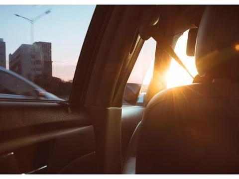 杭州——听说你上路害怕这些？贴张隐形车衣吧！