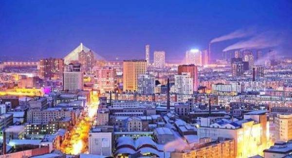 中国最大的省会城市，相当于8个上海，被誉为“东方小巴黎”