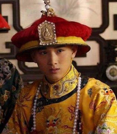 12岁就得到成龙的赞赏,一部甄嬛传然她走红,30多岁的他还单身