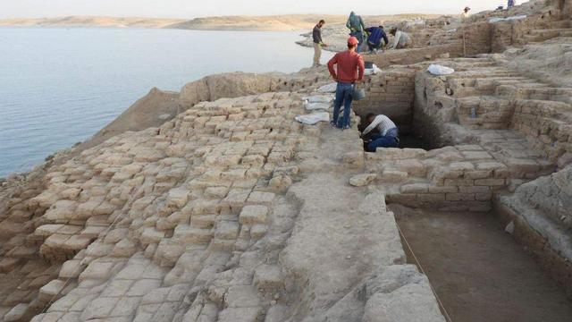 考古学家发现13000年前隧道！内壁痕迹触目惊心，并非人类所为！