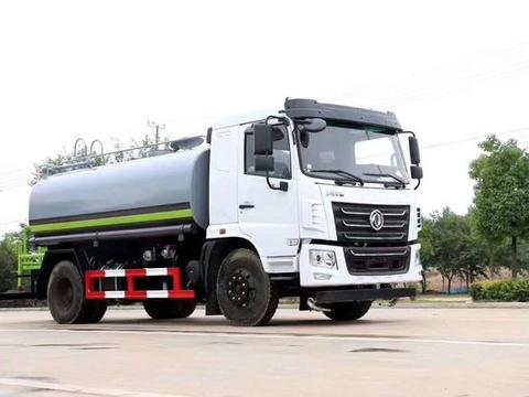 东风十二吨洒水车在哪里买？最便宜的12T洒水车多少钱