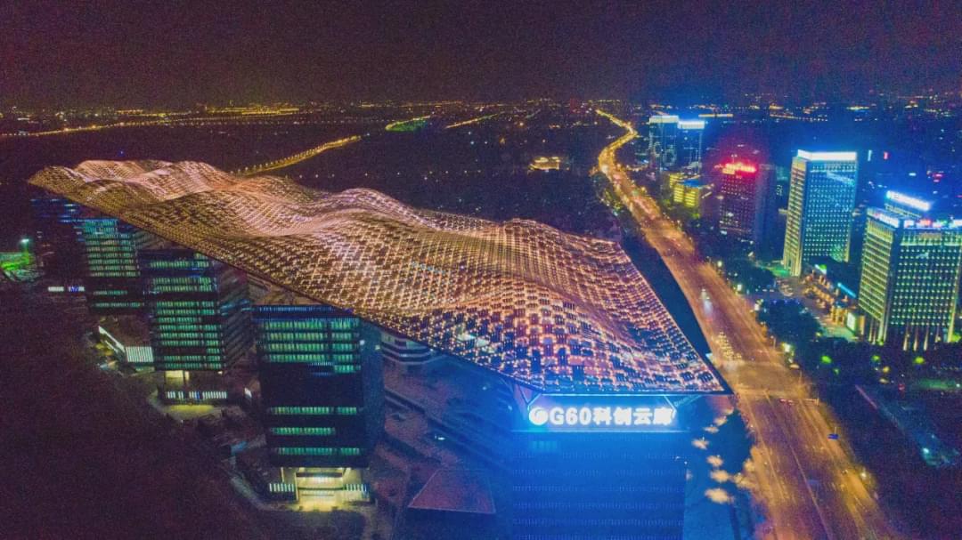 花开朵朵 10万盏led灯组成的云廊夜景到底有多美?