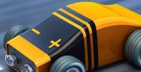 谁说纯电动汽车的保养很简单？只要检查一下电路就够了？还需要换