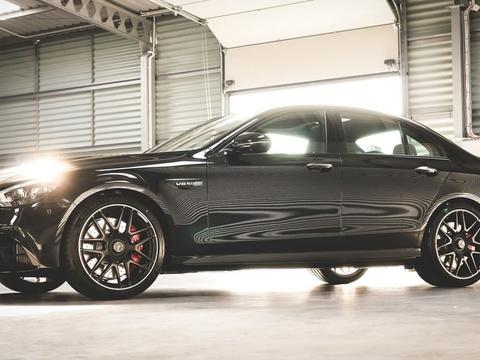 新款梅赛德斯AMG-E 63S实车 很有性能范
