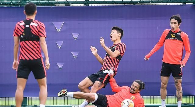 广州德比恒大首发预测:两大争议人物坐稳主力,,头号射手继续缺阵