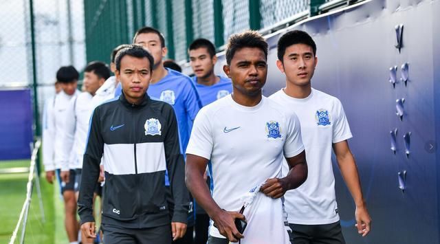 广州德比恒大首发预测:两大争议人物坐稳主力,头号射手继续缺阵