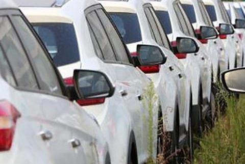 汽车库存堆成山，为啥车企还在不停生产？内行：商家比你“精”！