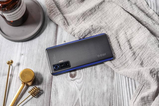 iqoo5 pro充电宝 c6c6-iytwsaz8596138.jpg