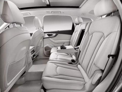 多数国产车后排地板是平的，而合资车则凸起较多，有区别吗？