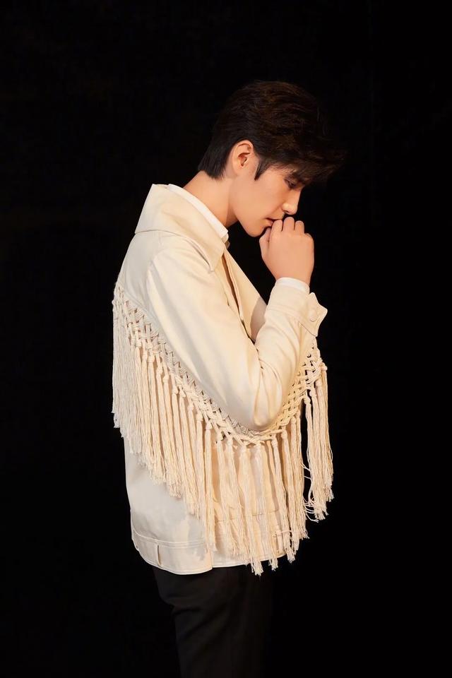 《乘风破浪的姐姐》成团夜成灾难夜，假唱、尬聊都占齐了