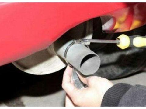 为啥老司机都在排气管上放磁铁？修车工看到后：想砸我饭碗是吧