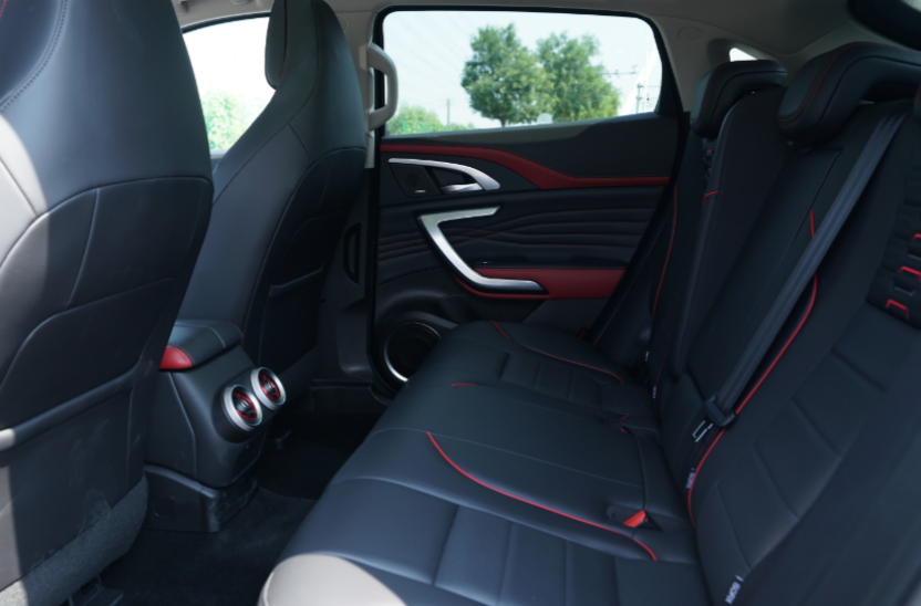 第一次开“巴博斯”,不是奔驰而是它