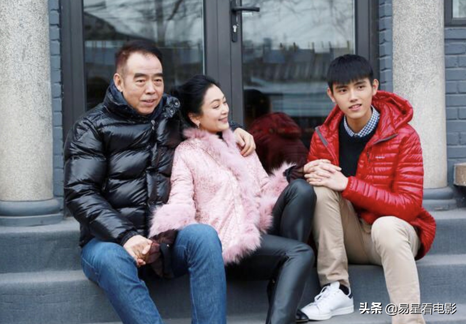 陈红的两个儿子，怎么就没继承她的美貌基因呢？_凤凰网