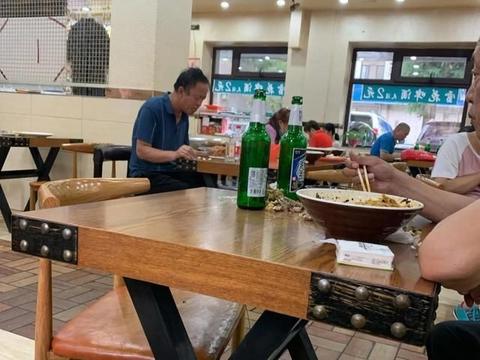 作为地道的沈阳“酒人儿”，为什么选择去抻面店透一透？