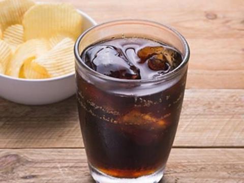 常见的4种糖分很高的饮料，比喝糖水还直接，但是很多人都爱喝