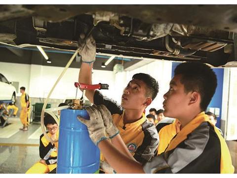 如何开一家汽车快修快保店呢？有哪些注意事项？这六点一定要记住