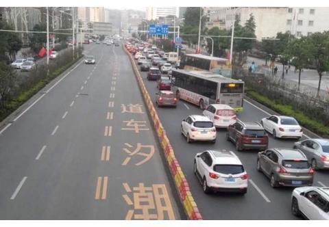 这种“锯齿车道”该怎么走？交警：赶紧去学！不然小心分都不够扣