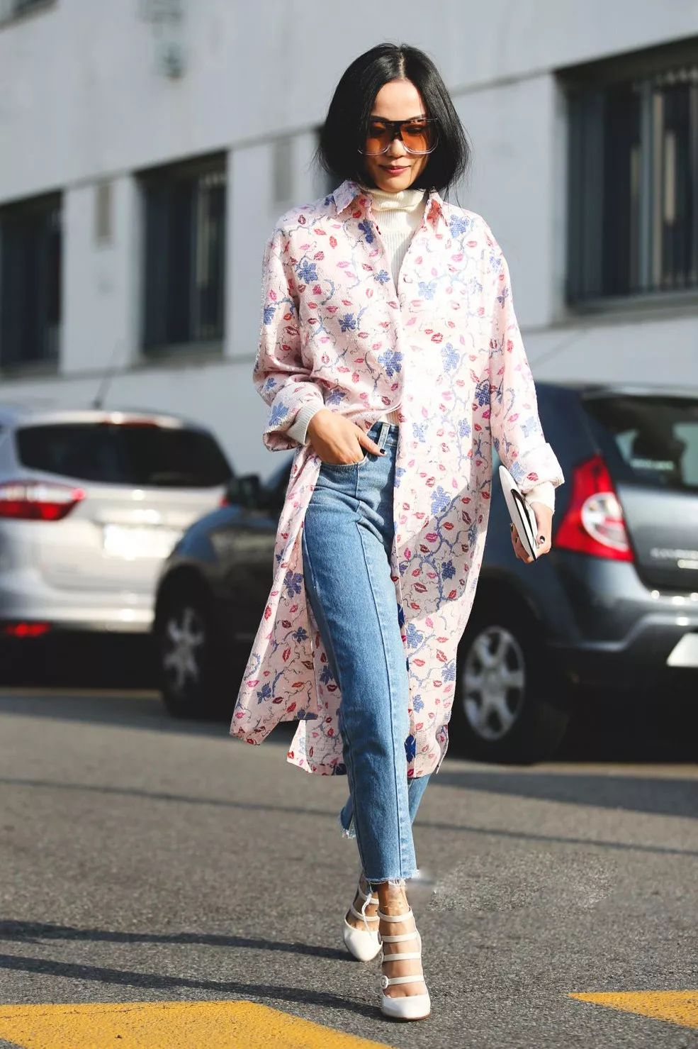 汪明荃奶奶太前卫了,穿玫粉色衬衫裙配银色长靴,扮嫩造型怪美的休闲区蓝鸢梦想 - Www.slyday.coM 汪明荃奶奶太前卫了,穿玫粉色衬衫裙配银色长靴,扮嫩造型怪美的休闲区蓝鸢梦想 - Www.slyday.coM