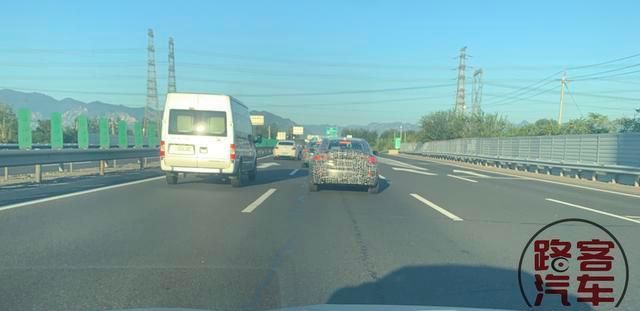 全新宝马4系GT车型路试谍照 采用四门设计