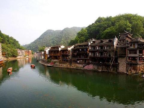 我国很受欢迎的一座古城，被称赞为中国最美丽的小城，是4A景区