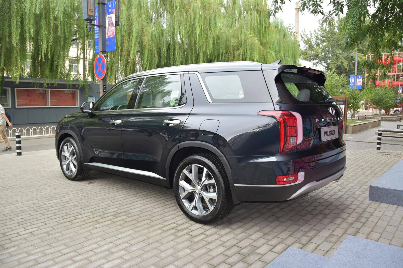 标配V6动力/仅线上销售 进口现代中大型SUV帕里斯帝预售31万起