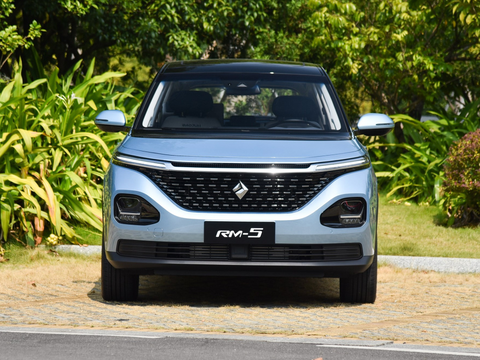 7.88万起的跨界MPV，1.5T＋CVT马力147匹，轴距近2米8