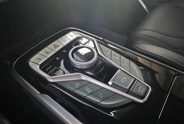 搭燃料电池系统 上汽MAXUS EUNIQ 7首发