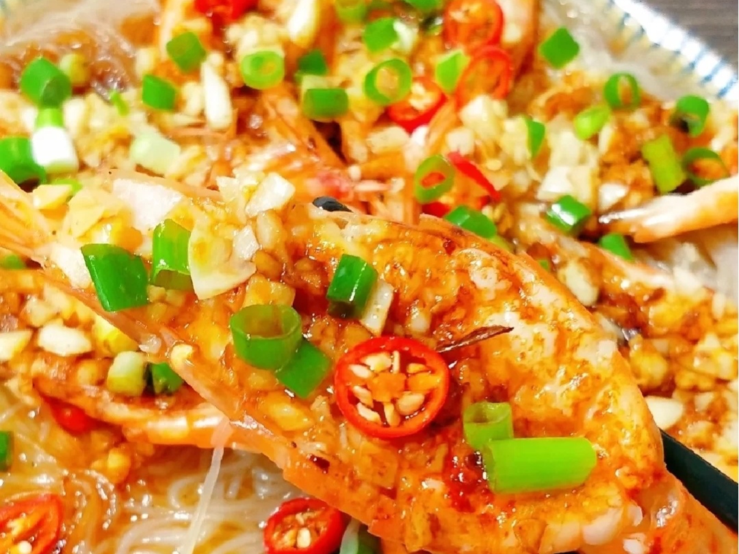 蒜蓉粉丝虾最好吃的做法，鲜嫩入味，营养好吃解馋，学会别出去吃 - 哔哩哔哩