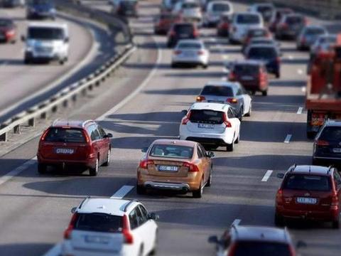 国六车已经滞销，专家要求救市，消费者：这些问题不解决坚决不买