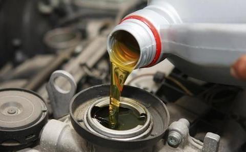 全合成机油多久换一次？9成车主都不懂，但愿你没搞错