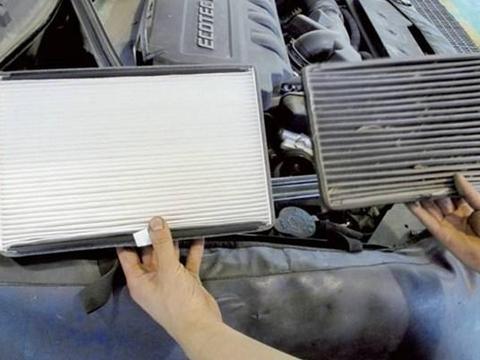 夏天不开空调受不了，开了又有异味，原因你了解吗？