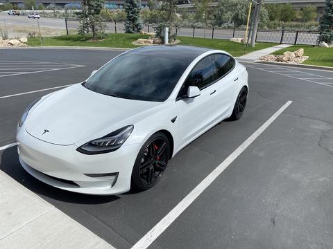 汽车制造商纷纷求助特斯拉，不买积分将面临145亿欧元罚款