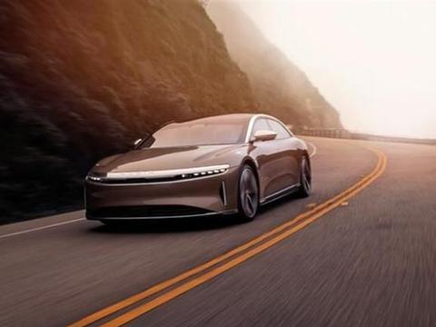 特斯拉凭什么卖这么贵?切开一辆汽车后,才知贵有贵的道理!