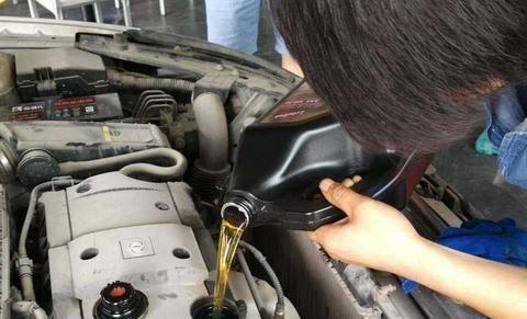 5000公里后更换机油?知情人：不要再被困了