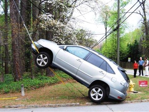 当发生小事故时，究竟是“走保险”还是“私了”？老司机们来聊聊