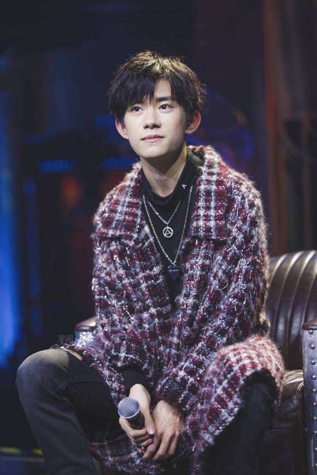 2020金鹰奖投票排名_2020年金鹰奖明争暗斗,候选人都大有来头,杨紫目前呼