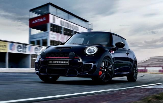 MINI JCW夜幕限量版官图发布 提供三门硬顶版和敞篷