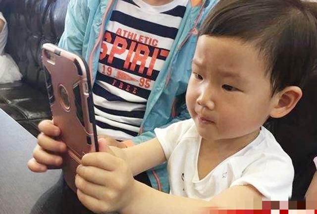 开学后,孩子“手机”要不要收回?监管工作几条建议,家长试试看休闲区蓝鸢梦想 - Www.slyday.coM 开学后,孩子“手机”要不要收回?监管工作几条建议,家长试试看休闲区蓝鸢梦想 - Www.slyday.coM