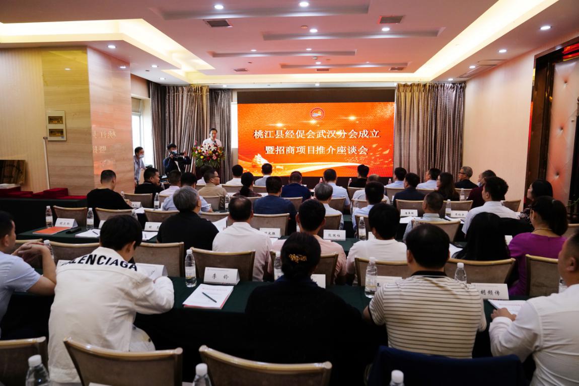 湖北省军区原副政委刘共希将军和桃江县领导张亮荣,戴文,陈奇才等领导