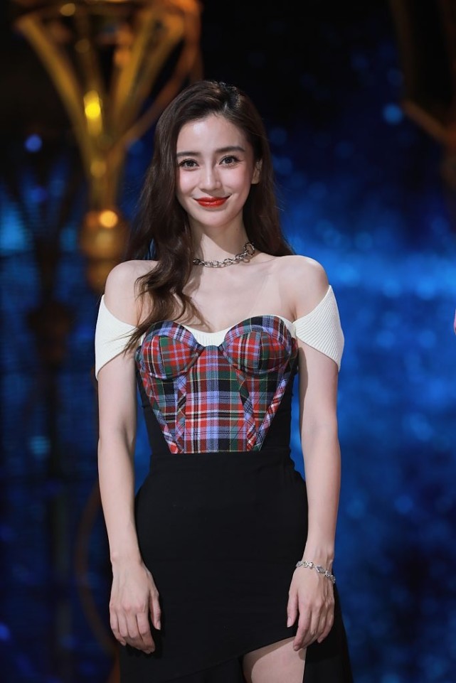 杨颖图片angelababy,杨颖angelababy唯美图片 angelababy侧颜惊艳姿势美呆了 这生图颜值你打几分?