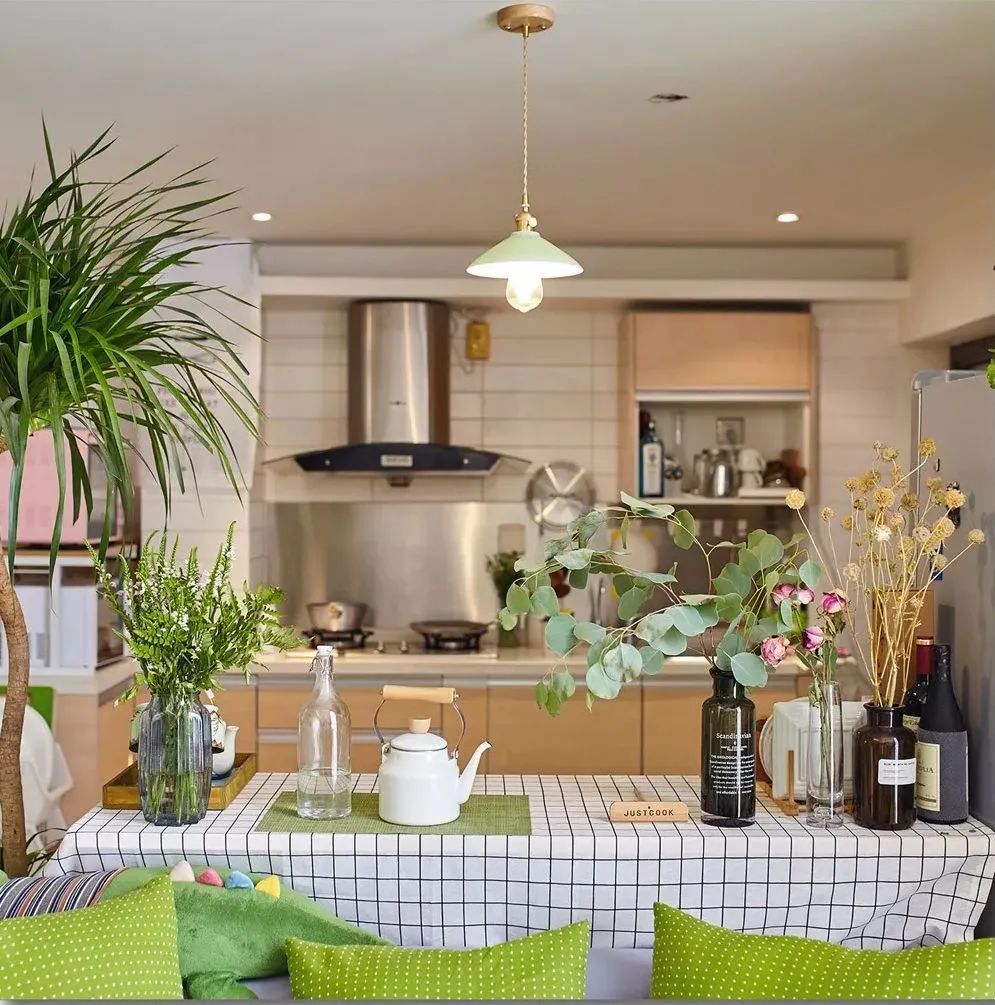 袁国宝：阿里、京东、苏宁争抢的这个领域会成为互联网的新战场？