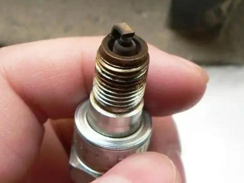 汽车保养的时候只更换机油？想延长汽车寿命，这几个部件也要保养