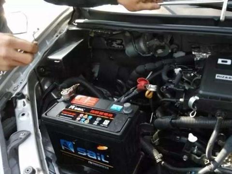 蓄电池失效的征兆你知道吗?趁早发现,不然就只能等救援了!