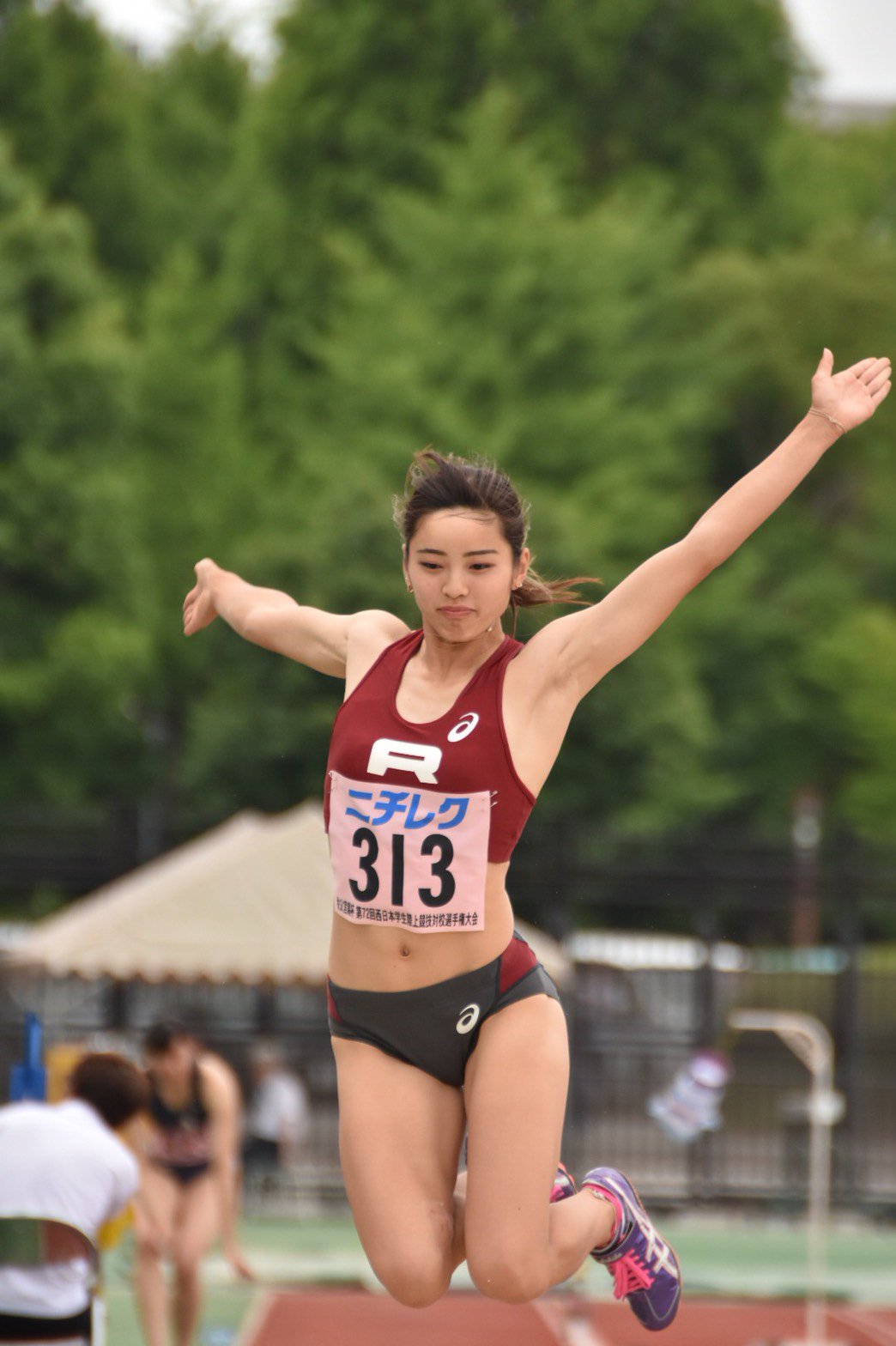 日本田径现99年全能美女 五官精致肤白貌美 颜值不输中国葛曼棋 葛曼 田径 美女 新浪新闻